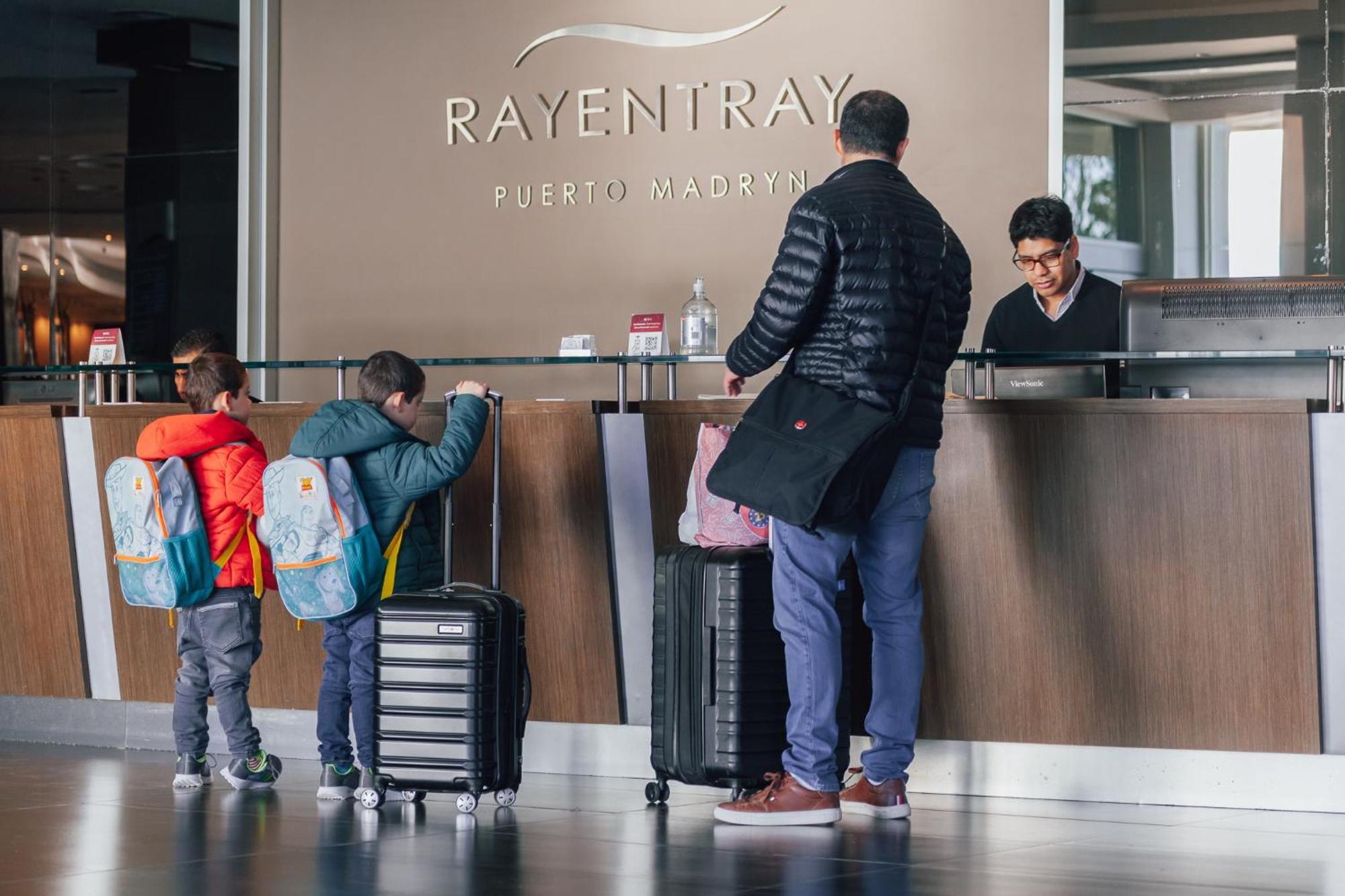 Rayentray Grand Hotel 푸에르토마드린 외부 사진