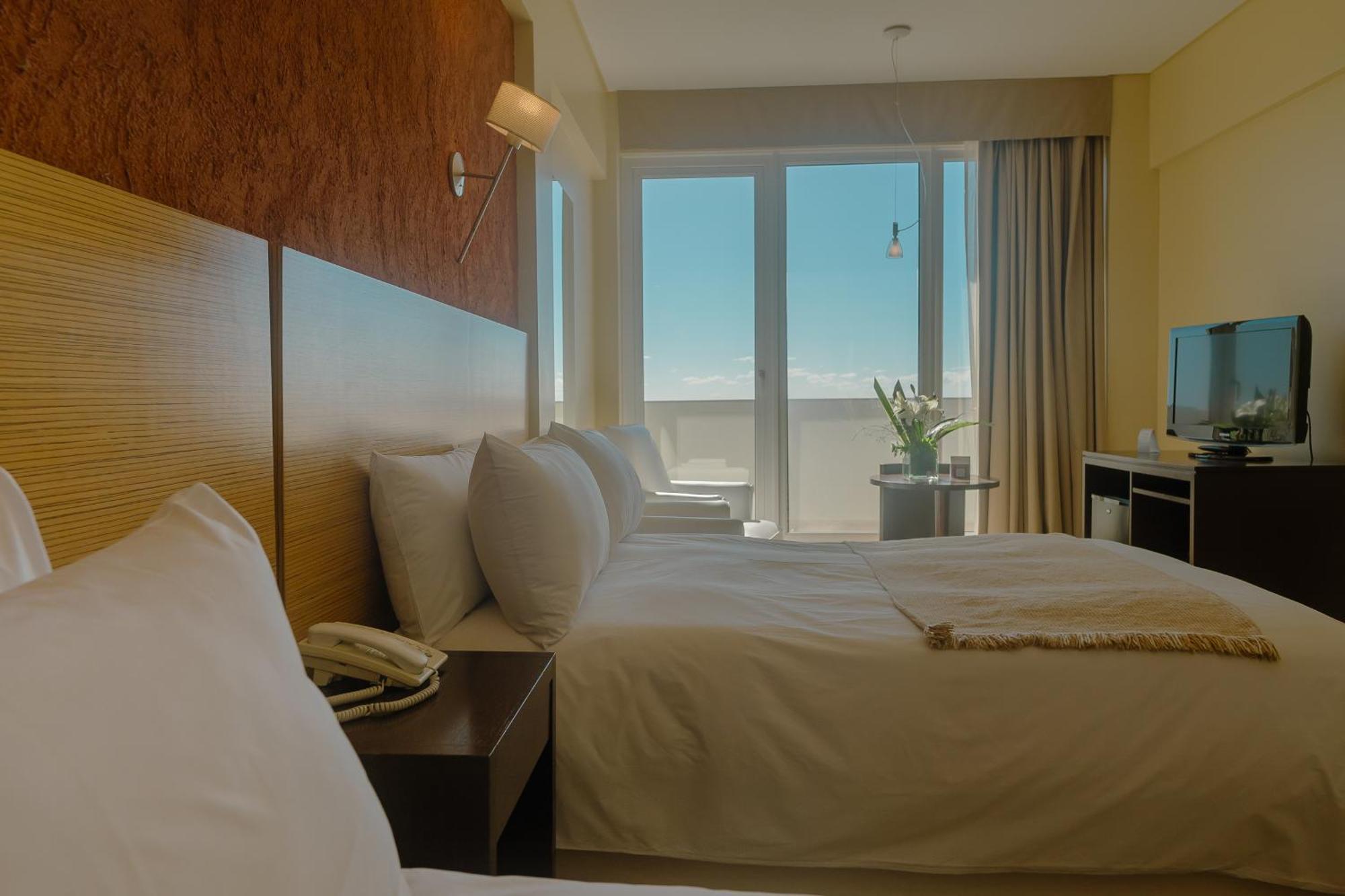 Rayentray Grand Hotel 푸에르토마드린 외부 사진