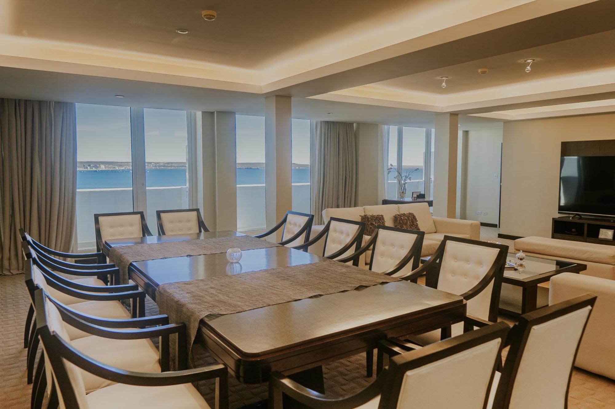 Rayentray Grand Hotel 푸에르토마드린 외부 사진